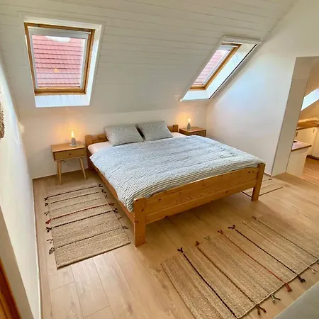 Ablakaludra Aszofoi Apartment